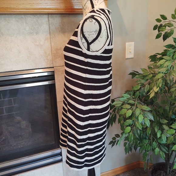 Max Studio Medium Stripped Sleeveless Dress! - Picture 5 of 9